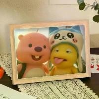 ราคา อุปกรณ์เสริมการเดินทาง, กรอบรูป, เครื่องประดับอารมณ์, มังกรนมน้อย Loopy Ruby และปลาโลมา Dudu, การรักษาที่แปลกประหลาดและน่ารัก ป้าย ชานมไข่มุก เซียมซี จิ๋ว วงเหล้า ป้าย อาหาร (1732261422026229135)