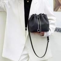 ราคา Coco london กระเป๋าถือ สะพายไหล่ สะพายข้าง หนังวัวแท้ No.5081 (1730186802794236648)