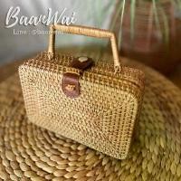 ราคา บ้านหวาย-กระเป๋าสานหวายแท้ กระเป๋าถือ ทรงเหลี่ยม สินค้าขายดี (1731785057747371429)