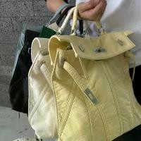 ราคา กระเป๋าเป้ Kylie, Niche, แฟชั่นชั้นสูง, กระเป๋าเป้ PU ความจุมาก, กระเป๋าเปลี่ยนบุคลิกภาพ (1731947613305997229)