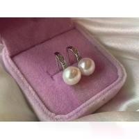 ราคา ต่างหูมุก ของแท้ รุ่น ช้อน ฝังเพชร ขนาดมุก 9 มม. สีขาว มาพร้อมใบรับประกัน (1732034036533528501)