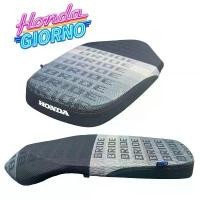 ราคา เบาะ Honda GIORNO ปาดแต่งตอนเดียว,ปาด2ตอน ผ้าBRIDE(ไทย)+ผ้าคลุมกันนํ้า vip ผ้า (1731619302284888060)
