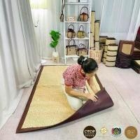 ราคา เสื่อ เสื่อไม้ไผ่ เสื่อกกที่นอนเสื่อกก บุฟองน้ำ ขนาด 2.7ฟุต/3.5ฟุต/4ฟุต รุ่นทอมือทอทั้งลำต้น แบบม้วนเก็บ ปิคนิคได้ / ที่นอนพระ ที่นอนถือศีล ทำบุญ สังฆทาน / เสื่อเย็น พรม / ของฝาก (1732216525683983997)