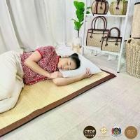 ราคา ที่นอนเสื่อกก บุฟองน้ำ ขนาด 2.7ฟุต/3.5ฟุต/4ฟุต รุ่นทอมือทอทั้งลำต้น แบบม้วนเก็บ ปิคนิคได้ / ที่นอนพระ ที่นอนถือศีล ทำบุญ สังฆทาน / เสื่อเย็น พรม / ของฝาก ของที่ระลึก (1732214479391786878)