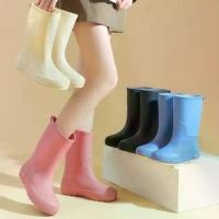 ราคา รองเท้าบูท กันฝน พื้นนิ่ม รองเท้าบูทกันน้ำ กันลื่นและทนทาน สําหรับหน้าฝน น้ำหนักเบาใส่สบาย งานดีซิลิโคนนิ่ม (1732266466342241448)