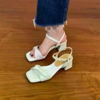 ราคา รองเท้าแตะหนังแกะ สายรัดเดียว สีดำ หัวเหลี่ยม ส้นหนา สำหรับผู้หญิง เหมาะสำหรับฤดูร้อน รองเท้าส้นสูง รองเท้า truffle footwear zhoelala รองเท้า รองเท้า fitflop labotte รองเท้า รองเท้า fitflop (173196530