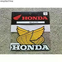 ราคา แนะนำ สติ๊กเกอร์ ปีกนก ฮอนด้า ซ้ายขวา ติด ฝากระเป๋า ถังน้ำมัน Honda ได้หลายรุ่น XL125 C92 C95 SL125 และรุ่นๆ แท้ญี่ปุ่น (1731614399953798211)