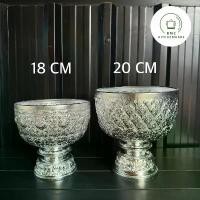 ราคา ชุดขันน้ำพร้อมพานรองลายไทย อลูมิเนียม ตรากระเช้า ขนาด 18/20 cm ขันลายไทย ขันพานรอง ขัน สติ๊กเกอร์ ยันต์ มงกุฎ พระพุทธเจ้า พระ สมเด็จ พิมพ์ ปรก โพธิ์ พระสมเด็จ อนุสรณ์ร้อย (1732236923739473310)