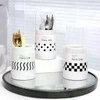 ราคา ที่คว่ำจานในครัว ทนทาน ที่ใส่ตะเกียบสร้างสรรค์ มีท่อระบายน้ำ เหมาะสำหรับช้อน ส้อม และมีด ที่เก็บของ ภาชนะเก็บของบนโต๊ะอาหารแบบพลาสติก (1732192288268125997)