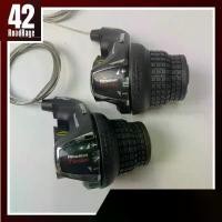 ราคา มือบิดเกียร์จักรยาน SHIMANO รุ่น SL-RS35 มาพร้อมสายในเกียร์ มีให้เลือก 2 แบบ แบบ 6 เกียร์ และ 7 เกียร์ (1732378518249572292)