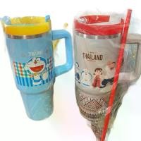 ราคา พร้อมส่งกระบอกน้ำสแตนเลสโดราเอมอน มีหูจับพร้อมหลอดขนาด 30 ออนซ์ All Cafe โดราเอมอน เที่ยวไทยกับผองเพื่อน เก็บความเย็นได้ แก้วall cafe#แก้วสแตนเลสโดเรม่อน #แก้ว7-11 (1731087997583329766)