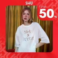 ราคา SHU X ISSUE UNISEX OVERSIZE T เสื้อโอเวอร์ไซส์ (1730568886133099050)