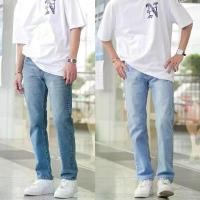 ราคา NAMEW Regular Fit Jeans กางเกงยีนส์ทรงปกติ แนะนำ (1732368341154563782)