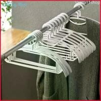ราคา Verna11shop Living Thai ไม้แขวนเสื้อผู้ใหญ่ พลาสติกเกรด A ไม้แขวนเสื้อพลาสติก ไม้แขวนเสื้อ ขอบพลาสติกกันลื่น (แพ็ค 10 ชิ้น) (1729656231177914977)