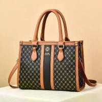 ราคา กระเป๋าสะพายข้าง ทรงเมสเซนเจอร์ ชิคๆ LF*Chic Bag 2024 สีสันสดใส (1730238151398361530)