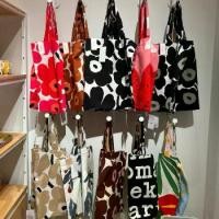 ราคา [COD] กระเป๋า Marimekko 100% พร้อมส่งในไทย! ! ราคาถูกที่สุด รีดได้ ถุงผ้าMarimekko Tote Bag กระเป๋าผ้า ขนาด 44x43cm (1732324456560887371)