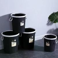 ราคา ถังขยะในครัวเรือน ดีไซน์เรียบง่าย ไม่มีฝาปิด สีดำ ทรงกลม เหมาะสำหรับห้องครัว ห้องน้ำ และสำนักงาน พร้อมแหวนกด ตะกร้ากระดาษ (1731778900715406405)