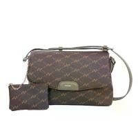 ราคา HOW กระเป๋าสะพาย ทรง CROSSBODY รุ่น HHH0652 (1731867165504603325)