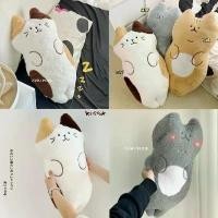 ราคา พร้อมส่งตุ๊กตาแมว ตุ๊กตาแมวญี่ปุ่น Neko plushies cat doll ตุ๊กตาแมวสามสี หมอนข้างแมว ตุ๊กตาแมวน่ารัก พุงขาว 23184 (1731273520734373038)