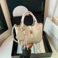 ราคา กระเป๋าสะพายไหล่ผู้หญิง ยอดนิยม นำเข้าจากเกาหลี สินค้าคุณภาพสูง เทรนด์ล่าสุด แฟชั่น stand oil leather bag office bag mini pochette กระเป๋า สไตล์ วินเทจ กระเป๋า แฟชั่น สวยๆ suede (1732258486430369021)