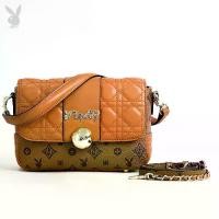 ราคา PLAYBOY รุ่น Women's Bag (C)กระเป๋าสะพายข้างผู้หญิง รุ่น ST-B233PB536 ดีไซน์กระเป๋าทรงหมอนสกรีนโลโก้แต่งอะไหล่กลมใหญ่ มี 2 สี ชมพูและสีน้ำตาล (1730069126084462735)