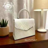 ราคา Miko 's bags กระเป๋าถือผ้าไทย โทนสีครีม ผ้าทอลายไทย (1729981409968556566)