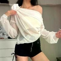 ราคา เสื้อยืดแขนยาวผู้หญิง สีพื้น ไหล่เฉียง เสื้อเชิ้ตโปร่งลายดอกไม้มิติ 3 มิติ เหมาะสำหรับฤดูใบไม้ผลิและฤดูใบไม้ร่วง เสื้อลำลอง Streetwear มีสีดำและสีขาว [COD] (1731826525722348398)