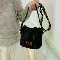 ราคา กระเป๋าสะพายข้าง, สายรัดวินเทจเรียบง่าย, ความจุมาก, สีทึบ, ทำจากผ้าใบยีนส์, กระเป๋าถือ, สไตล์ลำลอง, เหมาะสำหรับกางเกงยีนส์, กระเป๋าสะพายไหล่, Streetwear (1732312234866345005)
