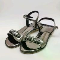 ราคา รองเท้ารัดส้นหน้าเพชร รองเท้าแตะหน้าเพชร Kwintra รุ่น Sandals Blink สีเทาเมทาลิค (1729653118529473013)