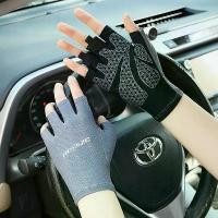 ราคา ถุงมือฟิตเนส สำหรับผู้ชายและผู้หญิง กันลื่น ครึ่งนิ้ว เหมาะสำหรับเล่นกีฬา ดึงขึ้น โยคะบาง ระบายอากาศ เหมาะสำหรับฝึกกลางแจ้ง ปั่นจักรยาน ไม้ สนุกเกอร์ หัวคิว 9 มิล mini hoop (1732079037793601488)