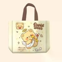 ราคา กระเป๋าผ้าแคนวาส ดีไซน์หมีเนย สำหรับเด็กผู้หญิง กระเป๋าถือความจุขนาดใหญ่น่ารัก ถุงกระดาษbutterbear ถุงมูหนี ถุงกระสอบล้อลาก pajamas bag ถุง ใส่ ถุงช็อป แบรนด์เนม ถุง ปุย (1730430694660082323)