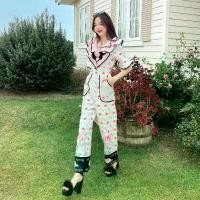 ราคา Mariadiamond สีชมพู Jamie Lolita Jumpsuit จั้มสูทขายาว คอปกเเต่งระบาย2ชั้น เเขนสั้น งานพิมพ์ลายดอกไม้ กระเป๋าข้าง จั้มสูทขายาว (1729997482091055327)