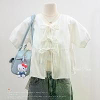 ราคา Jelly Fish Blouse เสื้อเเขนตุ๊กตา ผูกโบว์ด้านหน้า สไตล์มินิมอล ดีเทลผ่าหน้าผูกโบว์ โบว์เป็นเเบบผูกเอง (1730741631739529957)