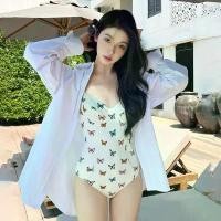 ราคา ชุดว่ายน้ำวันพีชวันพีช ชุดว่ายน้ำ รุ่นใหม่ เอวสูง ลายผีเสื้อ swimsuit+ผ้าคลุม (1730707583987452208)
