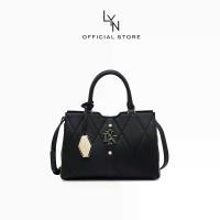 ราคา LYN - Galactiga Quilt Handbag M Crossbody Bag กระเป๋าสะพายข้าง Galactiga Quilt Handbag M (LL24CBS241) (1730115576005232891)