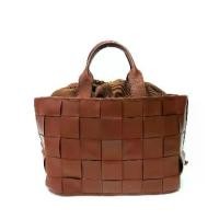 ราคา Almond woven leather Handbag กระเป๋าทรงถือ งานสาน หนังแท้ สีอัลมอนด์ (1732396500776879303)