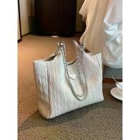 ราคา Fashion handbag shop กระเป๋าใบใหญ่สะพายไหล่แบบเรียบหรูแฟชั่นสำหรับผู้หญิงกระเป๋าโท้ทสายโซ่ความจุใหญ่สำหรับเดินทางทำงานแบบใหม่ปี กระเป๋าlingky ของแท้ กระเป๋าลิง 12นิ้ว น้ำหนักเบา ไม่มี (172977487870889