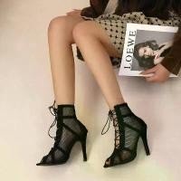 ราคา รองเท้าส้นสูง สไตล์เซ็กซี่ ตาข่ายกลวง สำหรับผู้หญิง ใส่หน้าร้อน ผูกไขว้ ส้นตาตุ่ม สายรัดข้อเท้า เหมาะสำหรับเต้นรำ รองเท้าแตะตาข่ายสีดำ super tall shoes chinese รองเท้า ส้นสูง (1731909710649854735)
