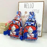 ราคา กระเป๋าสะพายข้างเด็ก กระเป๋าสะพายข้างเด็ก กระเป๋าสะพายข้าง อุลตร้าแมน กระเป๋าทรงสี่เหลี่ยมเล็ก เหมาะสำหรับเด็กชายและเด็กหญิง สไตล์ดาราอินเทอร์เน็ต ดีไซน์การ์ตูนน่ารัก มาใหม่ในปี (1731752196057695431)