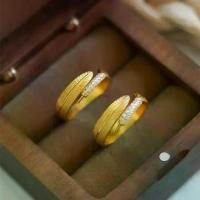 ราคา แหวนทองทรายลายขนนก เปิดปิดปรับได้ ชุบทองเหลืองไม่หมอง เรียบง่ายทันสมัย แฟชั่นผู้หญิง 2025 แหวน ผู้ชาย กําไล ชินจัง นิตยสาร การันตี พระ มังกร คู่ หลวง ปู่ หมุน กรอบ ทอง (1731243005490530185)
