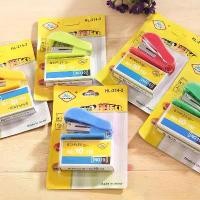 ราคา ชุดแม็กซ์ และลูกแม็กช์ ตัวเย็บกระดาษ พร้อมลวดเย็บ Stapler อุปกรณ์สำนักงาน คละสี (1730765286356847519)