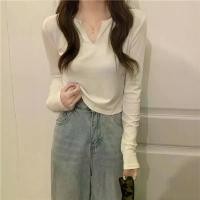 ราคา เสื้อยืดแขนยาวคอวีสำหรับผู้หญิง มาใหม่ สไตล์เกาหลีฤดูใบไม้ร่วง ทรงสลิมฟิต เสื้อฐานยั่วยวน เสื้อนักเรียนสั้น ทรงหลวมและสง่างาม ชุดสีโดปามีน เสื้อ essentials คลีน ครับ เชิ้ต ผู้ หญิง กระดุม หลัง ซาร่า (