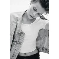 ราคา H&M(เอชแอนด์เอ็ม) เสื้อทีเชิ้ตคอวีทรงครอป ผู้หญิง 1267017_2 คําแนะนําผลิตภัณฑ์ใหม่ของเดือนนี้ (1732291779913484166)