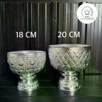 ราคา [จัดส่งทันที] ชุดขันน้ำพร้อมพานรองลายไทย ขันลายไทย ขันพานรอง ตรากระเช้า อลูมิเนียม ขนาด 18/20 cm สีเงิน ขัน BMC.kitchenware ร้าน BMC kitchenware (1731397162780427926)
