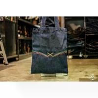 ราคา ลดล้างสต็อค WAFT X WEFT TOTEBAG กระเป๋ายีนส์ผ้าดิบนำเข้าจากประเทศญี่ปุ่น 13 oz. สินค้าลิขสิทธิ์แท้ ผลิตล็อตสุดท้าย freitag thailand (1732148511551882698)