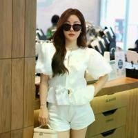 ราคา Charmy pearl silk เสื้อแขนตุ๊กตาแต่งระบายผูกโบว์ (1732412649442346066)