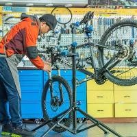 ราคา ชั้นซ่อมจักรยานแบบปรับได้พับได้ชั้นวางพับแนวตั้งชั้นวางจักรยานมืออาชีพเครื่องมือซ่อมจักรยาน bike hand Bicycle Repair Stand แท่นซ่อมจักรยาน (1732477655929422925)