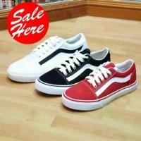 ราคา รองเท้าผ้าใบชาย Leo รุ่น OV6 Sneaker สี ดำ แดง ขาว ทรง VAN old school 37-43 ขายดี (1732256497938564246)