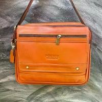 ราคา กระเป๋าสะพายข้าง งานหนังแท้ ช่องการใช้งานเยอะ สีน้ำตาลอิฐสวยๆPolice&Gun (1731834773088077988)