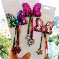 ราคา กิ๊บติดผมเลื่อมการ์ตูน สำหรับเด็ก น่ารัก ขนาดใหญ่ ผ้าโพกศีรษะเด็กผู้หญิง เครื่องประดับผม กิ๊บ หนีบผม โบว์ ribbon hair clip ที่ เก็บ ผม ผู้ หญิง กิ๊บ มัด ผม ผู้ หญิง (1731645340737505697)